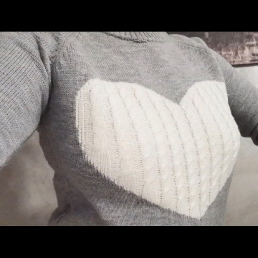 2 LEFT! BEST SELLER 💗Love Heart Sweater💗